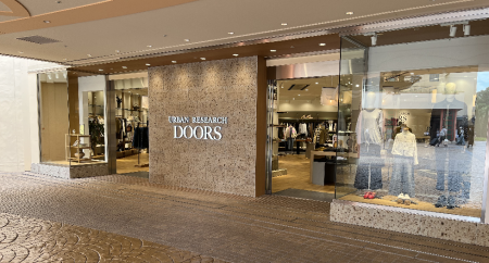 URBAN RESEARCH DOORS Ikspiari & NEWoMAN 高輪店 グランドオープン – gudeeをフィーチャー!